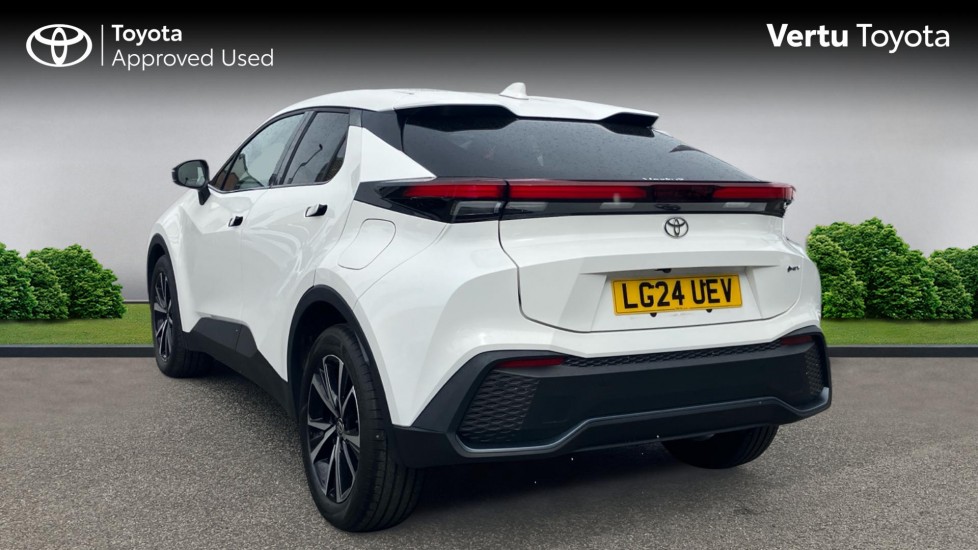 Toyota C-HR 1.8 Hybrid Design 5dr CVT Hybrid Hatchback - Image 4