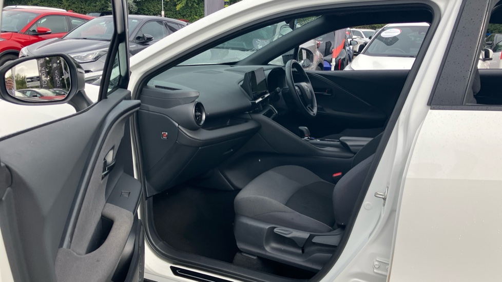 Toyota C-HR 1.8 Hybrid Design 5dr CVT Hybrid Hatchback - Image 5