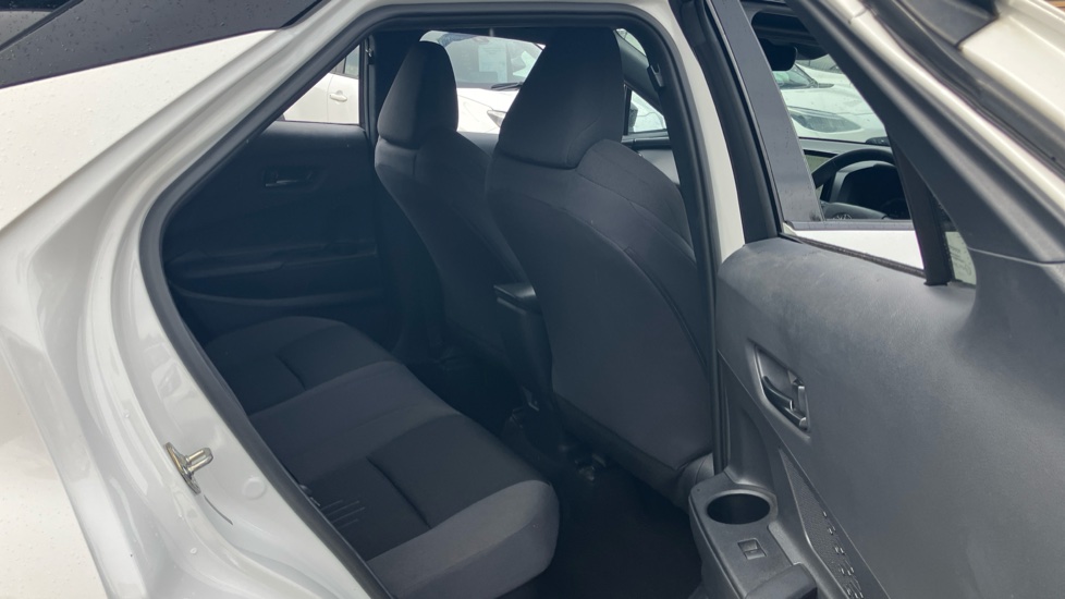 Toyota C-HR 1.8 Hybrid Design 5dr CVT Hybrid Hatchback - Image 8