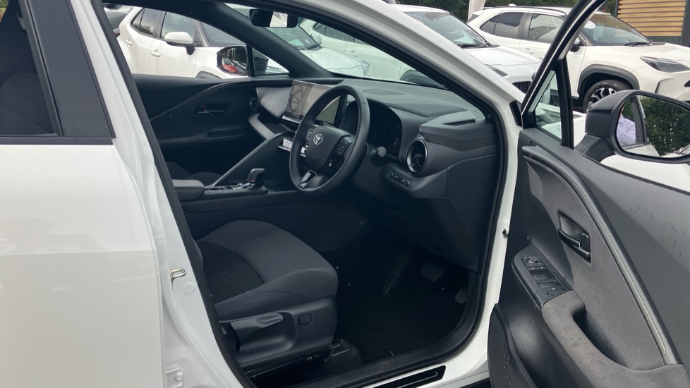 Toyota C-HR 1.8 Hybrid Design 5dr CVT Hybrid Hatchback - Image 12