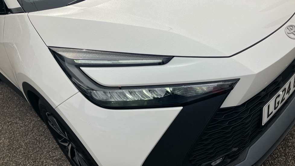 Toyota C-HR 1.8 Hybrid Design 5dr CVT Hybrid Hatchback - Image 20