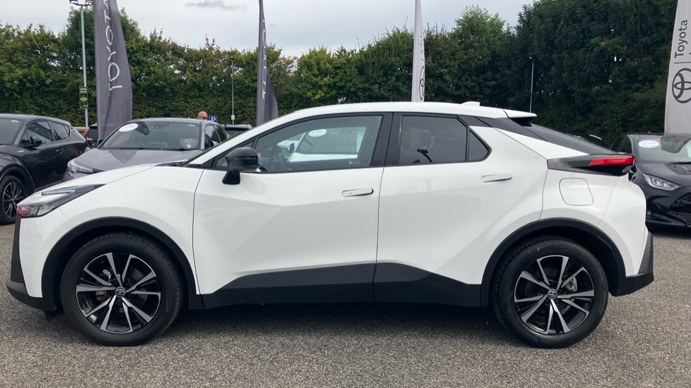 Toyota C-HR 1.8 Hybrid Design 5dr CVT Hybrid Hatchback - Image 24
