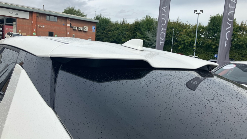 Toyota C-HR 1.8 Hybrid Design 5dr CVT Hybrid Hatchback - Image 31