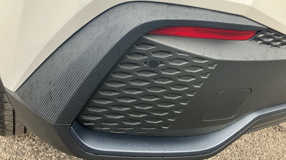 Toyota C-HR 1.8 Hybrid Design 5dr CVT Hybrid Hatchback - Image 34