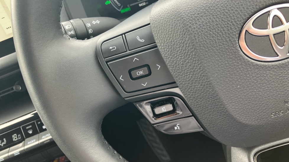 Toyota C-HR 1.8 Hybrid Design 5dr CVT Hybrid Hatchback - Image 43