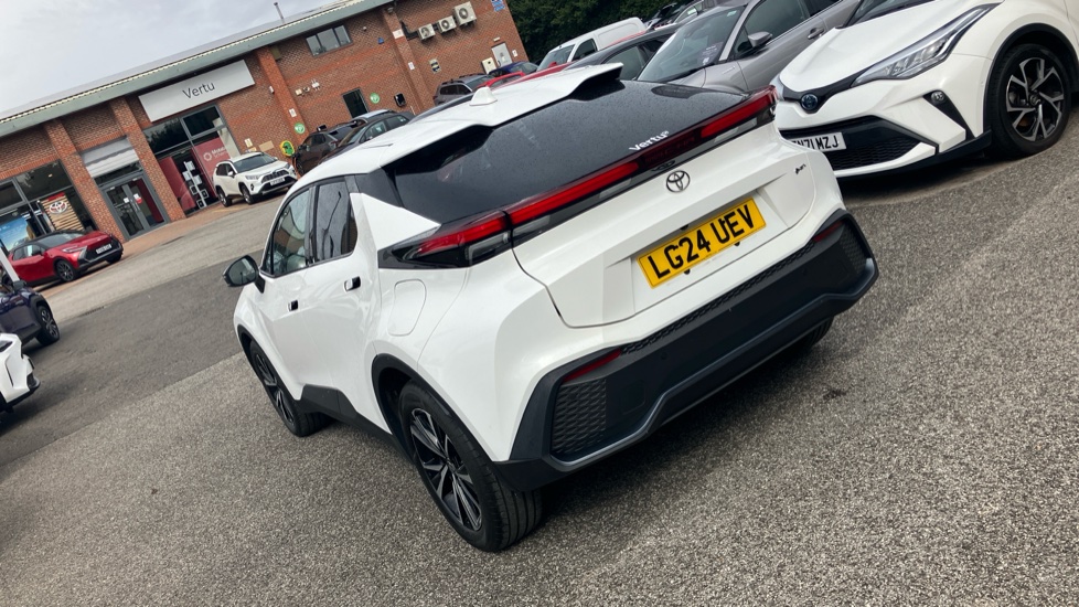 Toyota C-HR 1.8 Hybrid Design 5dr CVT Hybrid Hatchback - Image 54