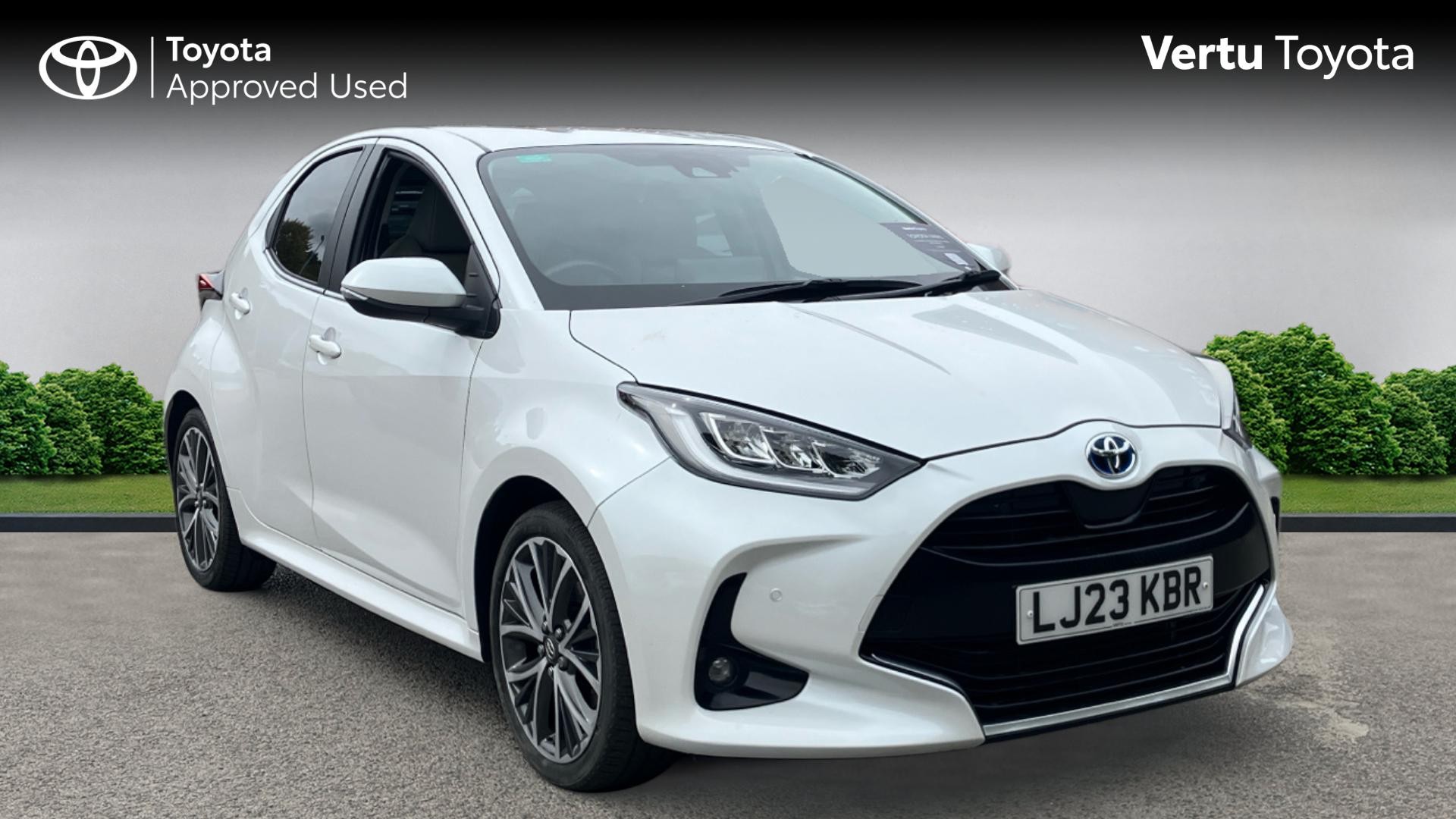 Toyota Yaris dealer public-web source image
