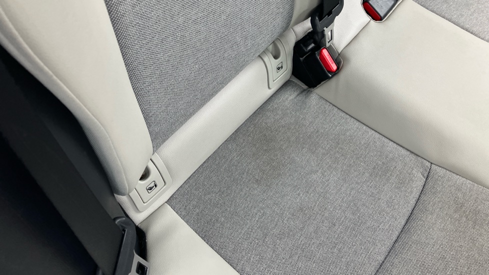 Toyota Yaris 1.5 Hybrid Excel 5dr CVT Hybrid Hatchback - Image 14
