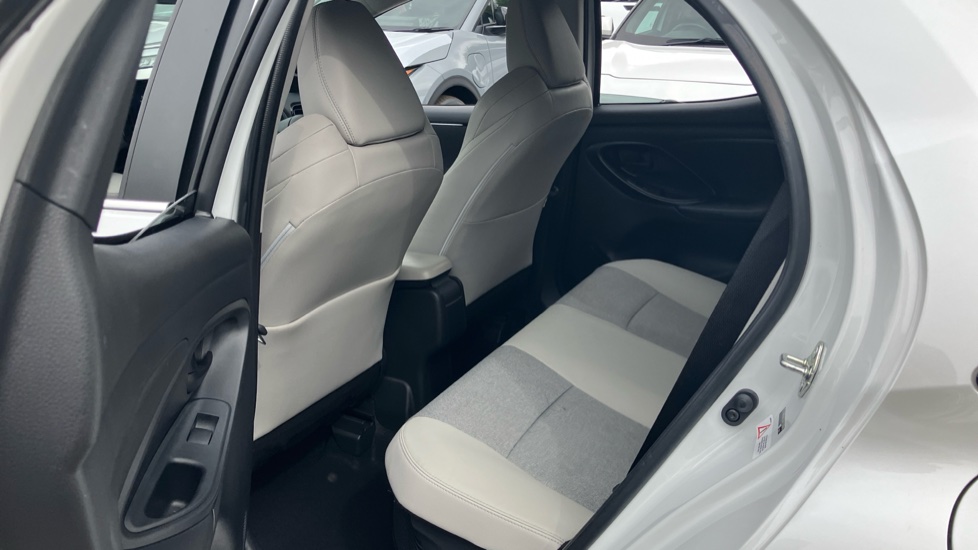 Toyota Yaris 1.5 Hybrid Excel 5dr CVT Hybrid Hatchback - Image 15