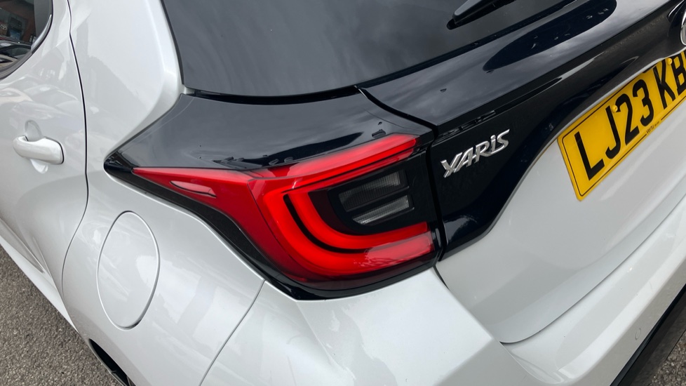 Toyota Yaris 1.5 Hybrid Excel 5dr CVT Hybrid Hatchback - Image 21