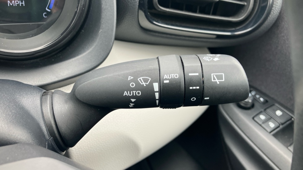 Toyota Yaris 1.5 Hybrid Excel 5dr CVT Hybrid Hatchback - Image 37