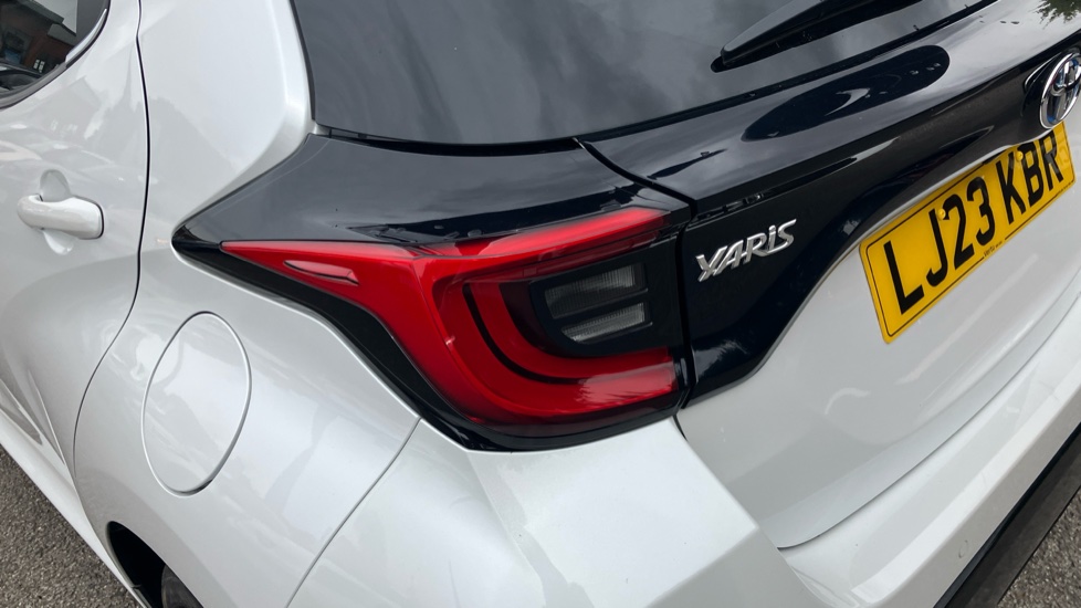 Toyota Yaris 1.5 Hybrid Excel 5dr CVT Hybrid Hatchback - Image 44