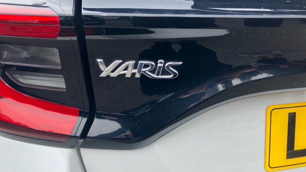 Toyota Yaris 1.5 Hybrid Excel 5dr CVT Hybrid Hatchback - Image 55