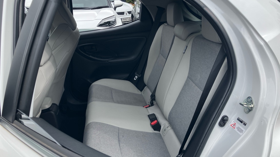 Toyota Yaris 1.5 Hybrid Excel 5dr CVT Hybrid Hatchback - Image 60