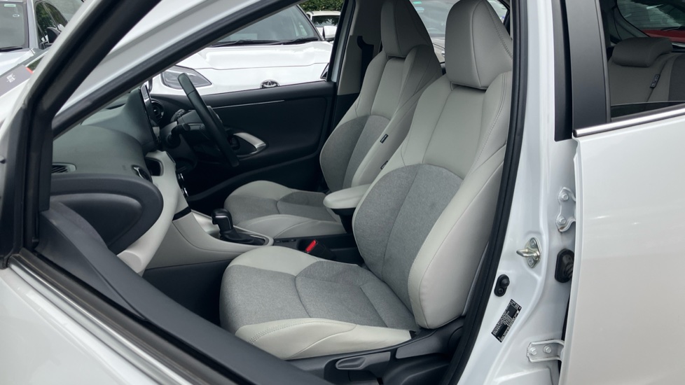 Toyota Yaris 1.5 Hybrid Excel 5dr CVT Hybrid Hatchback - Image 61
