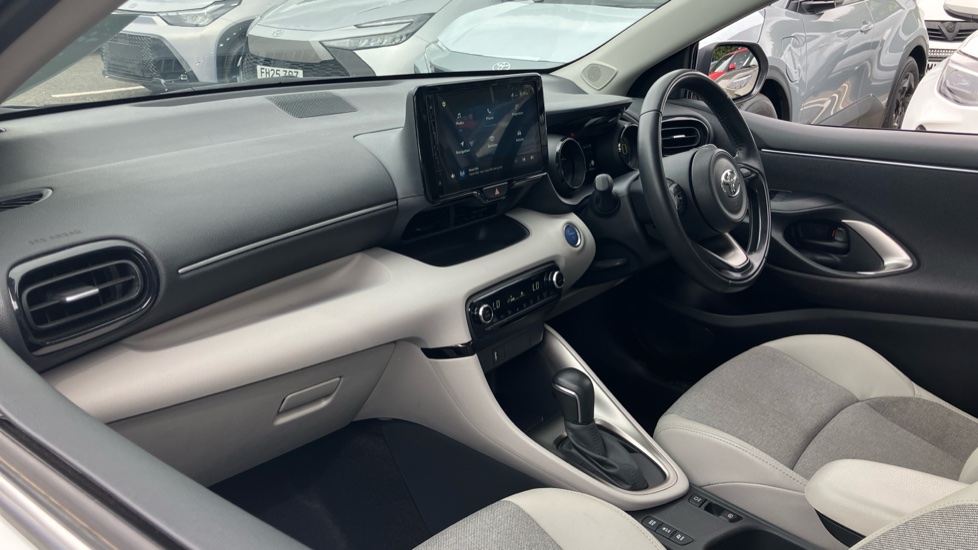 Toyota Yaris 1.5 Hybrid Excel 5dr CVT Hybrid Hatchback - Image 62