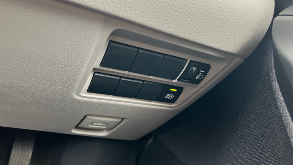 Toyota Yaris 1.5 Hybrid Excel 5dr CVT Hybrid Hatchback - Image 63