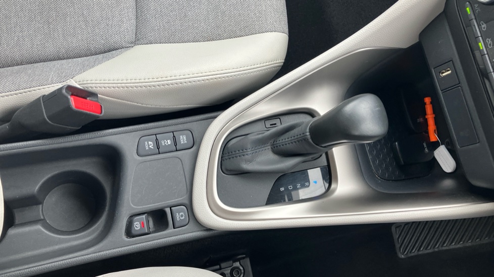 Toyota Yaris 1.5 Hybrid Excel 5dr CVT Hybrid Hatchback - Image 64