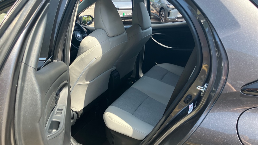 Toyota Yaris 1.5 Hybrid Excel 5dr CVT Hybrid Hatchback - Image 15