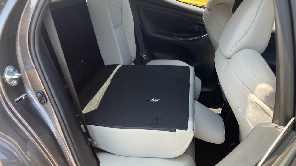 Toyota Yaris 1.5 Hybrid Excel 5dr CVT Hybrid Hatchback - Image 18