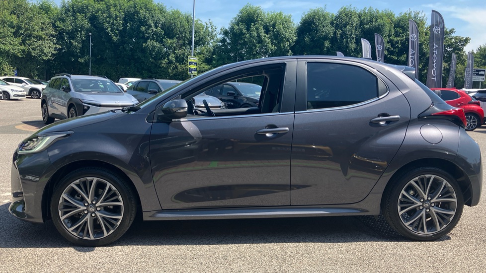 Toyota Yaris 1.5 Hybrid Excel 5dr CVT Hybrid Hatchback - Image 24