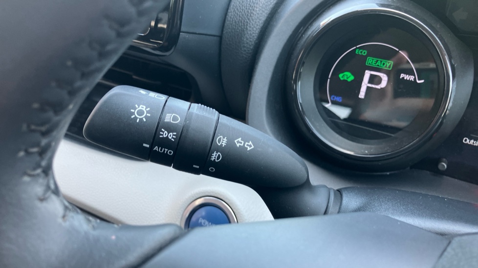 Toyota Yaris 1.5 Hybrid Excel 5dr CVT Hybrid Hatchback - Image 36