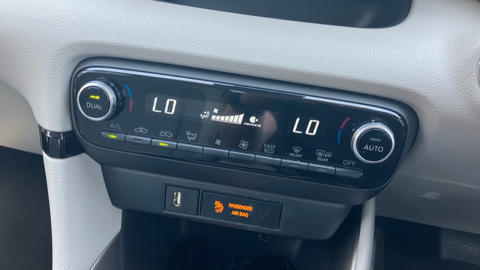 Toyota Yaris 1.5 Hybrid Excel 5dr CVT Hybrid Hatchback - Image 38