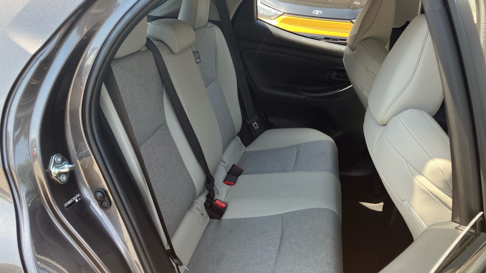 Toyota Yaris 1.5 Hybrid Excel 5dr CVT Hybrid Hatchback - Image 63