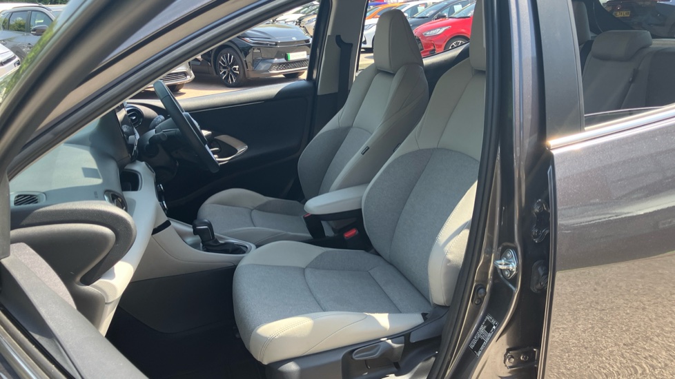 Toyota Yaris 1.5 Hybrid Excel 5dr CVT Hybrid Hatchback - Image 65