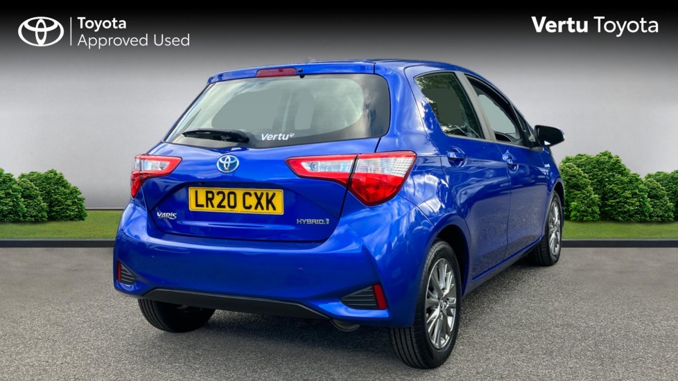 Toyota Yaris 1.5 Hybrid Icon 5dr CVT [Nav] Hybrid Hatchback - Image 2