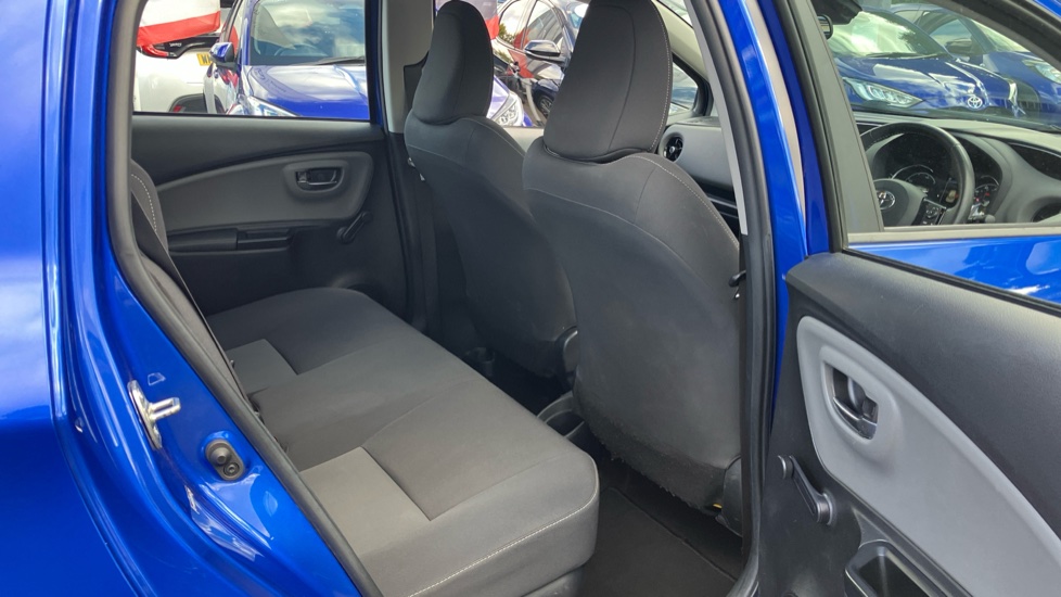 Toyota Yaris 1.5 Hybrid Icon 5dr CVT [Nav] Hybrid Hatchback - Image 8