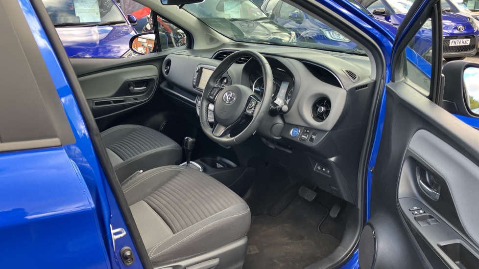 Toyota Yaris 1.5 Hybrid Icon 5dr CVT [Nav] Hybrid Hatchback - Image 12