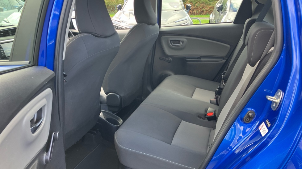 Toyota Yaris 1.5 Hybrid Icon 5dr CVT [Nav] Hybrid Hatchback - Image 15