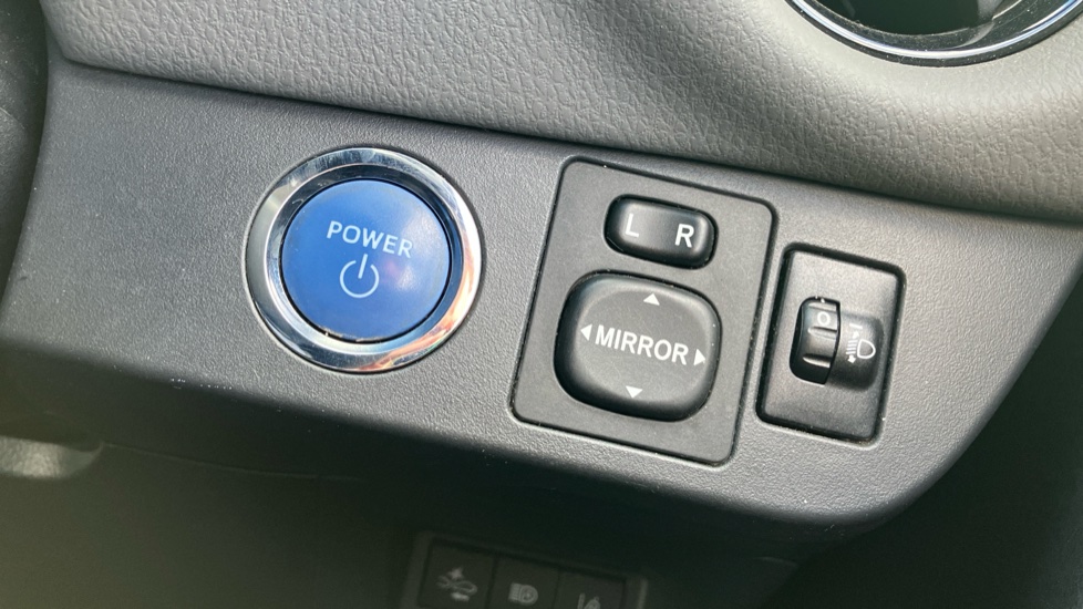 Toyota Yaris 1.5 Hybrid Icon 5dr CVT [Nav] Hybrid Hatchback - Image 16