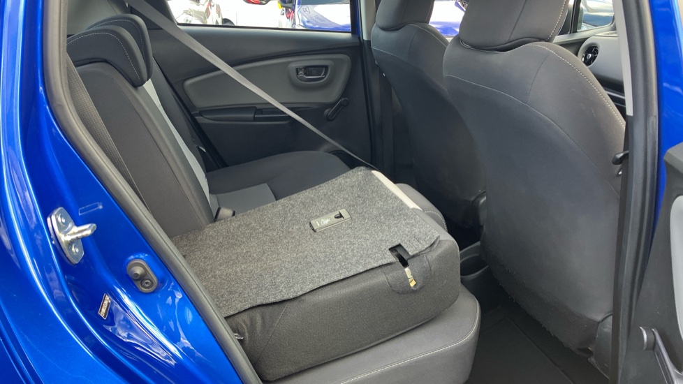 Toyota Yaris 1.5 Hybrid Icon 5dr CVT [Nav] Hybrid Hatchback - Image 18