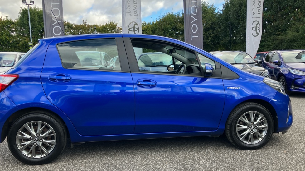 Toyota Yaris 1.5 Hybrid Icon 5dr CVT [Nav] Hybrid Hatchback - Image 23
