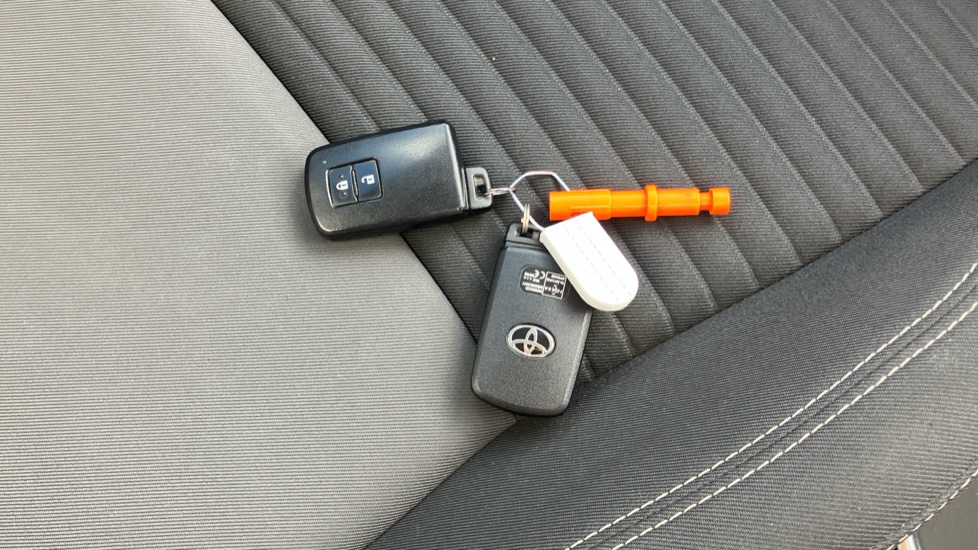 Toyota Yaris 1.5 Hybrid Icon 5dr CVT [Nav] Hybrid Hatchback - Image 28