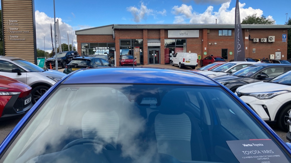 Toyota Yaris 1.5 Hybrid Icon 5dr CVT [Nav] Hybrid Hatchback - Image 29