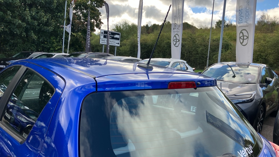 Toyota Yaris 1.5 Hybrid Icon 5dr CVT [Nav] Hybrid Hatchback - Image 31