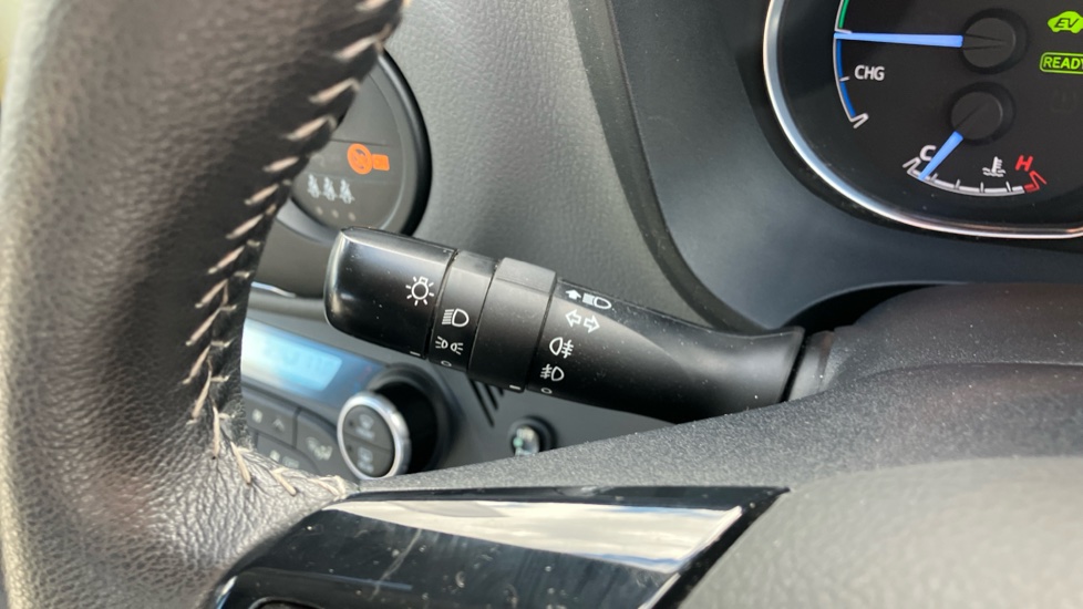 Toyota Yaris 1.5 Hybrid Icon 5dr CVT [Nav] Hybrid Hatchback - Image 36