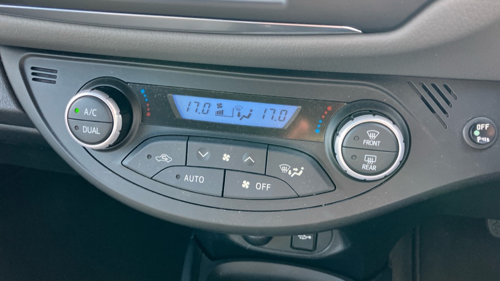 Toyota Yaris 1.5 Hybrid Icon 5dr CVT [Nav] Hybrid Hatchback - Image 38