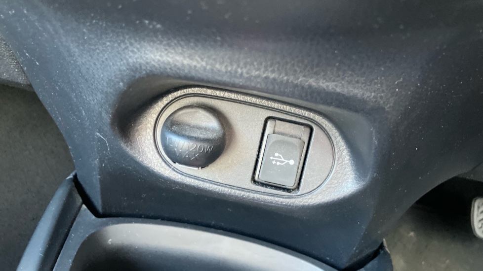 Toyota Yaris 1.5 Hybrid Icon 5dr CVT [Nav] Hybrid Hatchback - Image 39