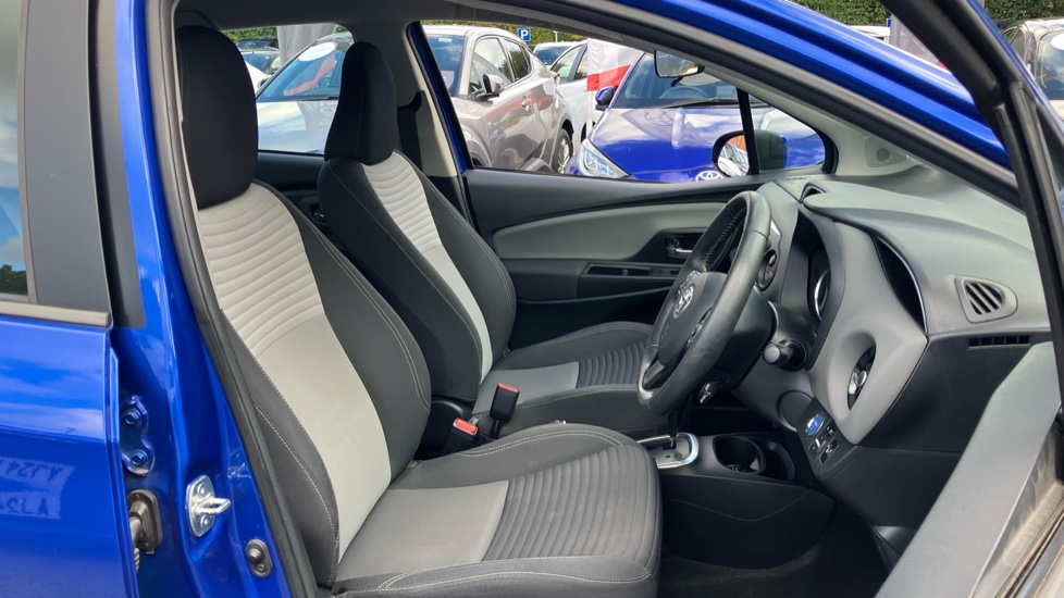 Toyota Yaris 1.5 Hybrid Icon 5dr CVT [Nav] Hybrid Hatchback - Image 60