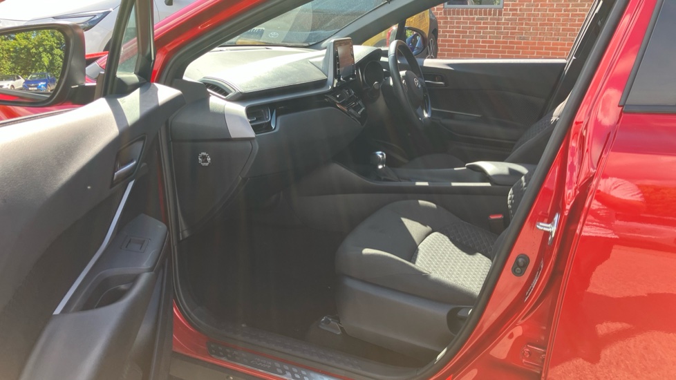 Toyota C-HR 1.8 Hybrid Icon 5dr CVT Hybrid Hatchback - Image 5