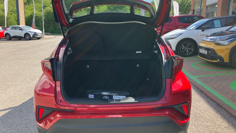 Toyota C-HR 1.8 Hybrid Icon 5dr CVT Hybrid Hatchback - Image 13