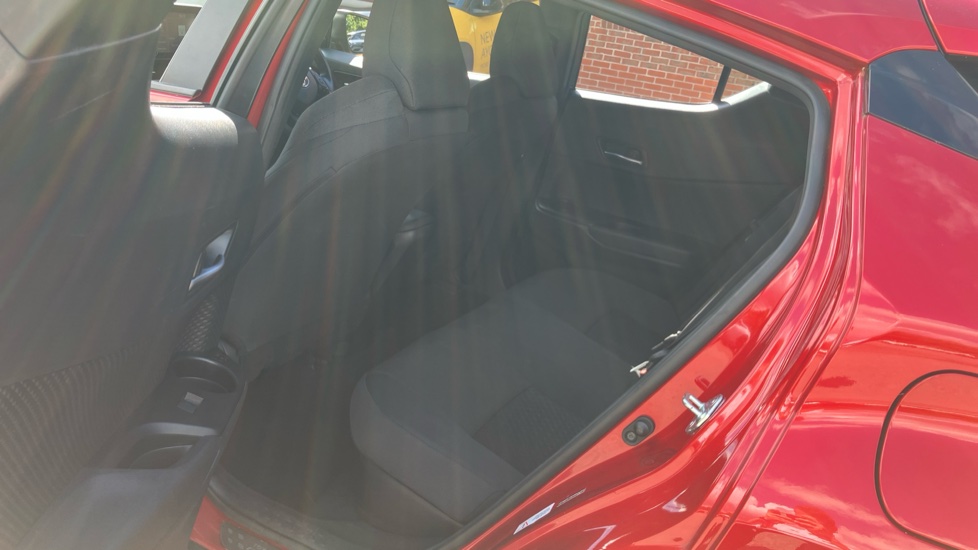 Toyota C-HR 1.8 Hybrid Icon 5dr CVT Hybrid Hatchback - Image 15