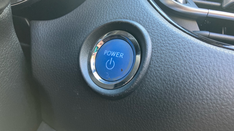 Toyota C-HR 1.8 Hybrid Icon 5dr CVT Hybrid Hatchback - Image 16