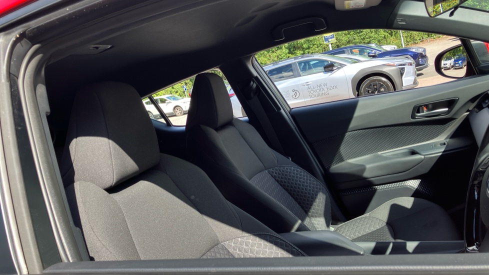 Toyota C-HR 1.8 Hybrid Icon 5dr CVT Hybrid Hatchback - Image 19