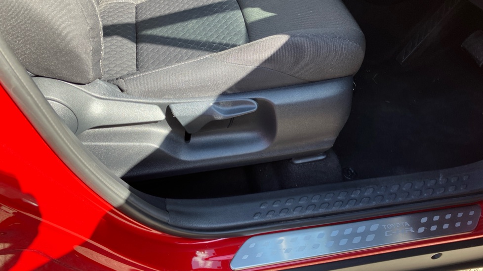 Toyota C-HR 1.8 Hybrid Icon 5dr CVT Hybrid Hatchback - Image 30