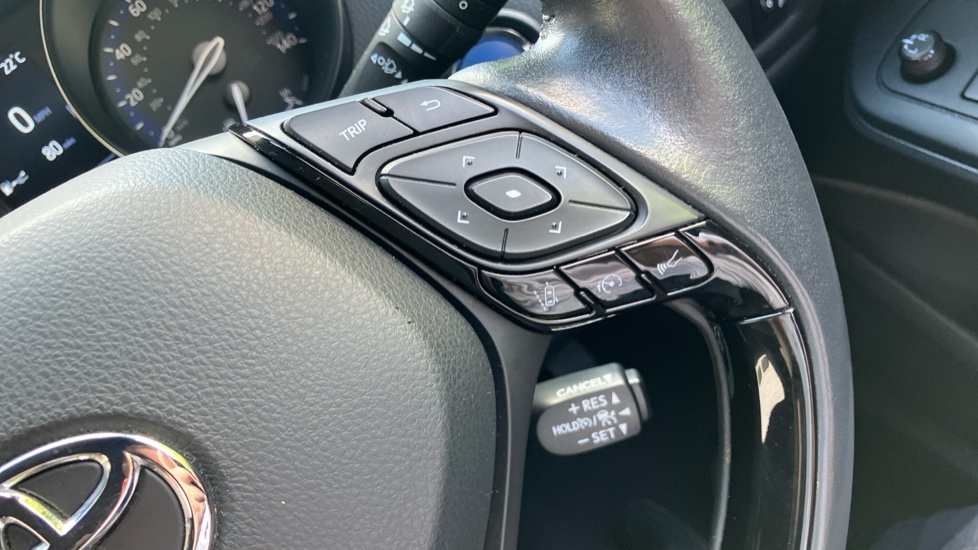 Toyota C-HR 1.8 Hybrid Icon 5dr CVT Hybrid Hatchback - Image 32